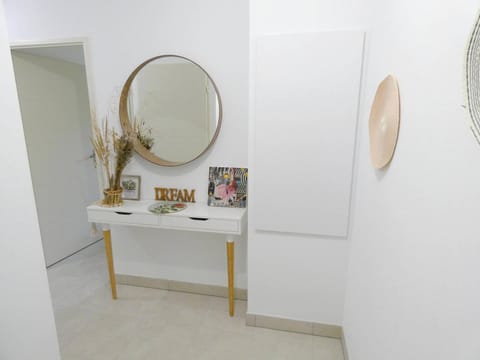 T3 en rez-de-jardin avec Wi-Fi et Parking - Plages et commerces à 900m - Terrasse et Jardin privatif - FR-1-316-271 Apartment in Six-Fours-les-Plages