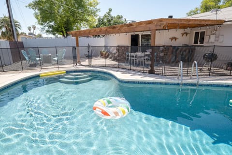 @ 3BR2BA House @ Pool + Game Room + BBQ + Fire Pit House in Tempe