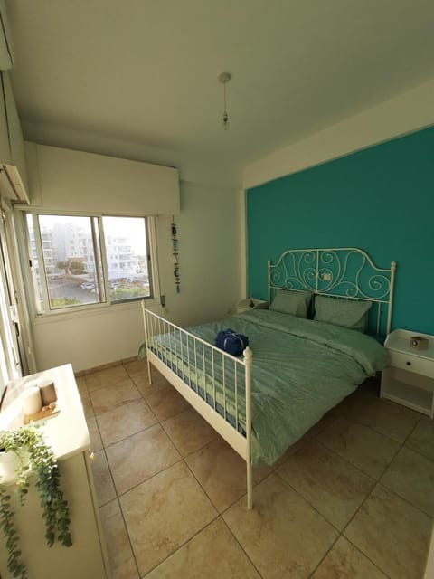 Sea-Esta Seaview Apartment, 200 meters to the beach Condo in Larnaca