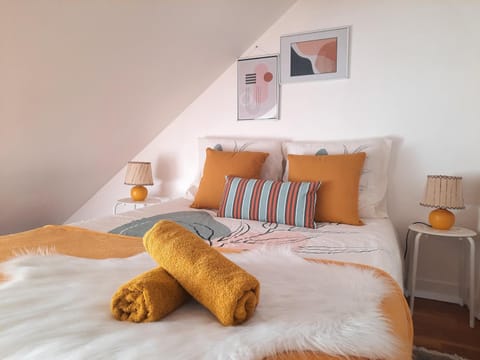 BNB Le COCON, Cœur Historique d'Orléans, 5' Train Station Apartment in Orléans