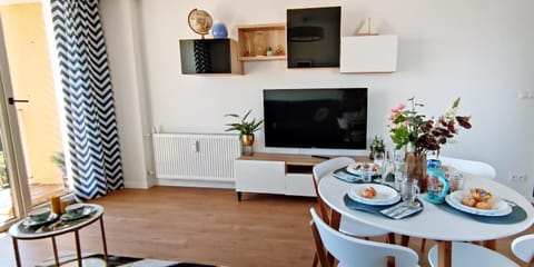 TV and multimedia, Dining area