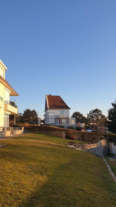 Rez de jardin vue mer Costa Bella Condo in Criel-sur-Mer