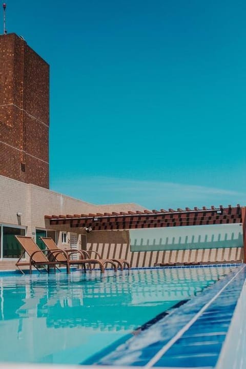 Confortável Flat com piscina de borda infinita na cobertura Apartment hotel in Cabedelo