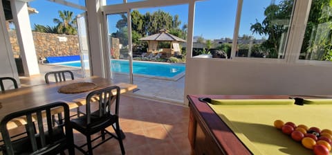 Dining area, Pool view