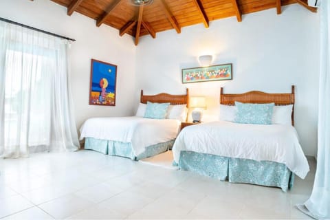 Los Lagos 19- Golf and Lake View 5-Bedroom Villa Villa in La Romana