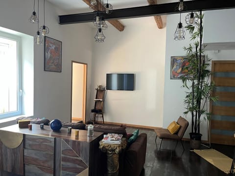 Communal lounge/ TV room, TV and multimedia, Living room, Seating area