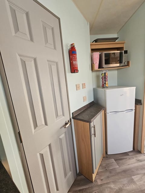 Inviting 3-Bed Caravan in Porthcawl Chalet in Porthcawl