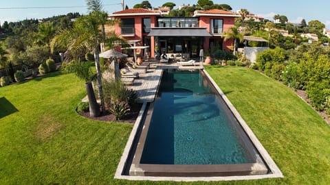 Villa Piscine vue mer plein sud Villa in Nice