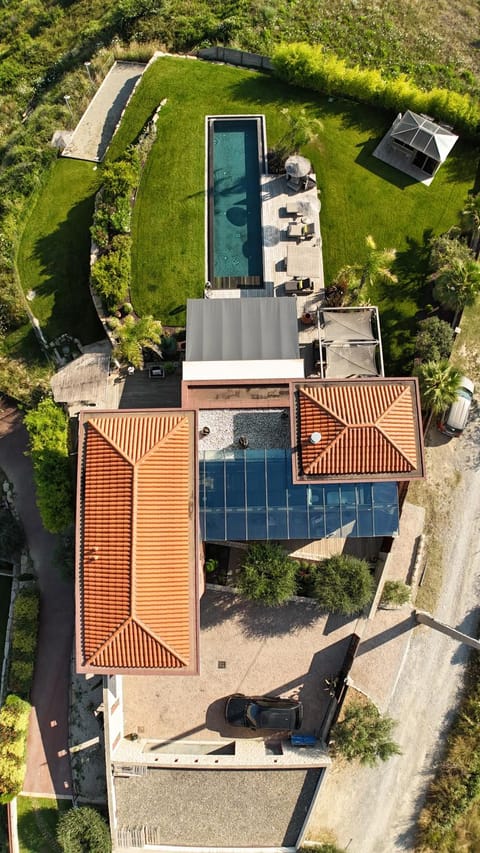 Villa Piscine vue mer plein sud Villa in Nice