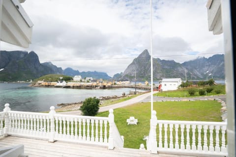 Property building, Nearby landmark, Day, Natural landscape, Mountain view, Sea view