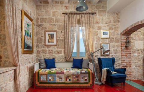 Nice Home In Vis With Kitchen House in Vis