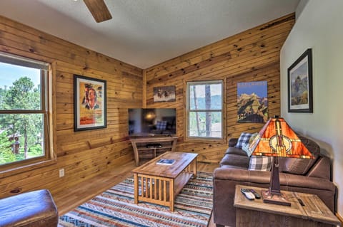 Keystone Escape with Amazing Mt Rushmore View! House in Keystone