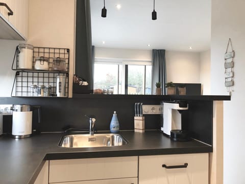 Coffee/tea facilities, Kitchen or kitchenette, kitchen