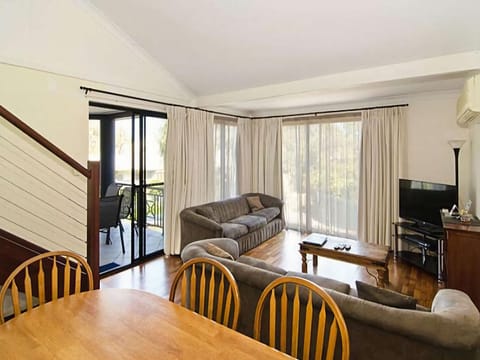 Sixteen at Cape View Escapes House in Busselton