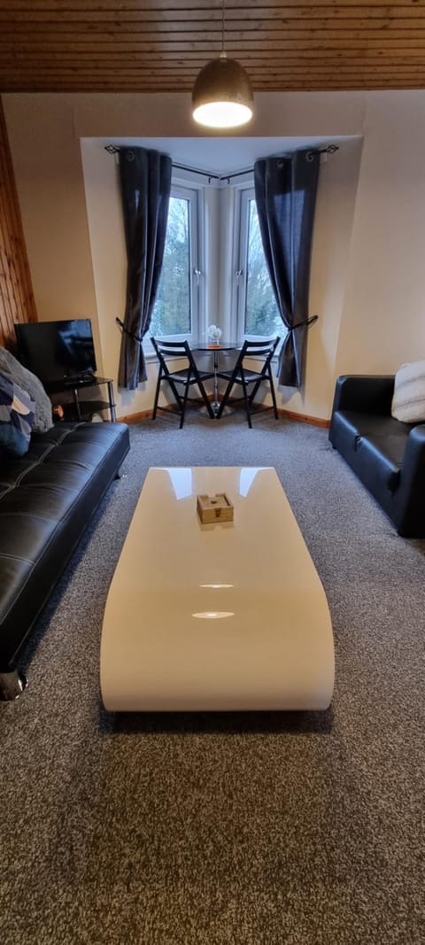 Faodail, 1 Bed Studio apartment at Ravenscraig Castle and Park Condo in Kirkcaldy