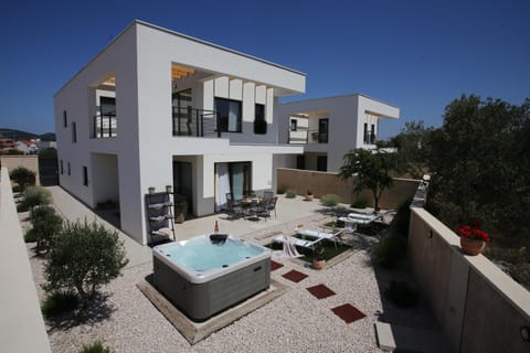 Property building, Day, Natural landscape, View (from property/room), Balcony/Terrace, Seating area, sunbed