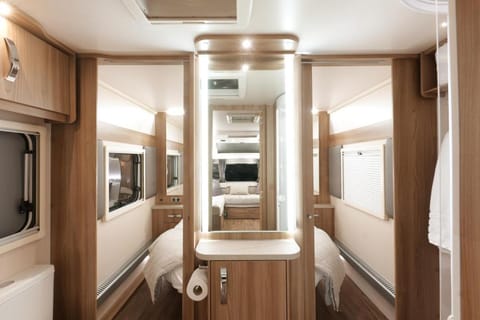 Property building, Photo of the whole room, Bedroom