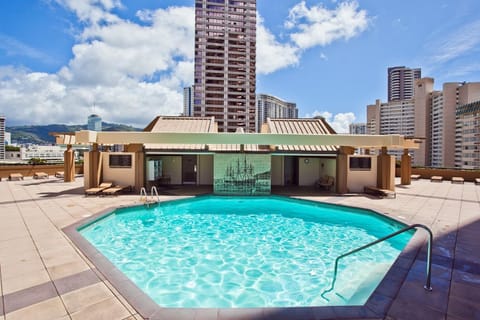 One Bedroom Discovery Bay Condos with Kitchen, Free Wifi & Amazing Views Condo in Honolulu