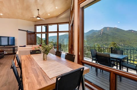 Azure Vista Vacation Home at Windcliff home House in Estes Park