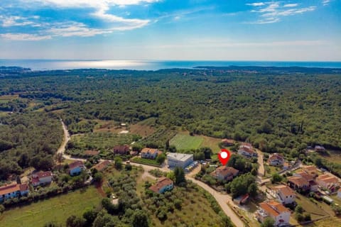 Property building, Neighbourhood, Bird's eye view