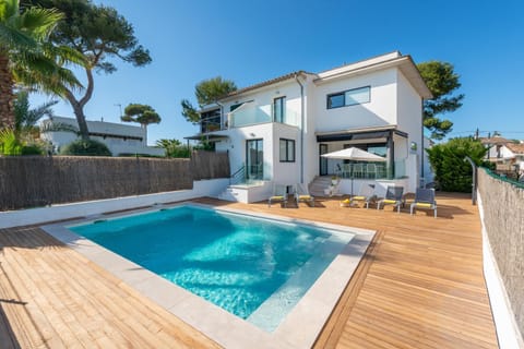 Facade/entrance, Balcony/Terrace, Pool view, Swimming pool