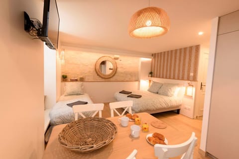 La Lirosane, 3 studios, 3,7km du Zoo, Centre-ville Apartment in Centre-Val de Loire