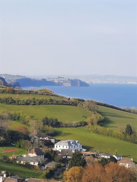 Oystercatcher number 6 , 2 bedrooms maidencombe village Apartment in Teignbridge