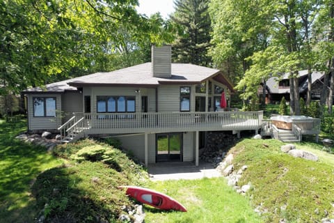 Cheif Lake Lodge home Casa in Chief Lake