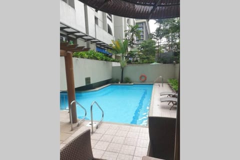 Studio at Olympia Makati GREAT Location, Vaccination Card Required Condominio in Pasay