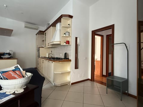 Kitchen or kitchenette, dishwasher, stove