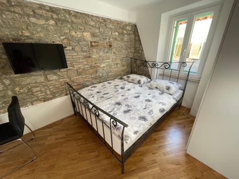 Bed, TV and multimedia