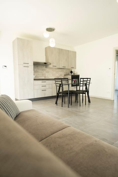 Marali Lake Apartments di ENRICA BIANCHERA Apartment in Desenzano del Garda