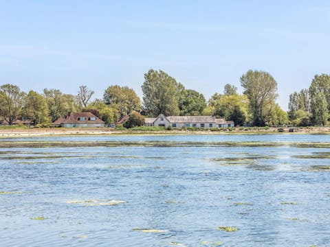 Pass the Keys 3 bedroom Cottage in the heart of beautiful Bosham House in Bosham