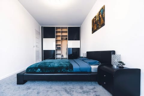 Bed, Bedroom, wardrobe