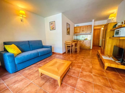 TV and multimedia, Living room, Dining area