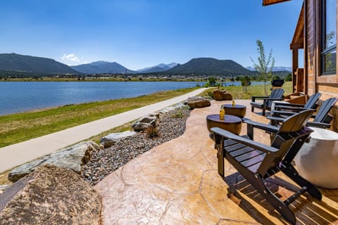 Private End Lakefront Cabin - Two Large Patios, Jacuzzi, Indoor Outdoor Fireplace House in Estes Park