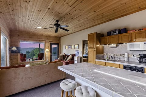This is the ultimate in private escape Haus in Buffalo River