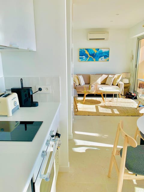 Antheor - vue exceptionnelle - refait à neuf 4 couchages Apartment in Saint-Raphael