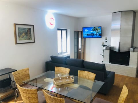 Living room, Lounge or bar, Dining area