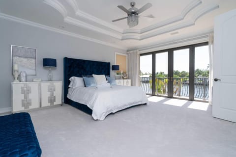 5 Bedroom Luxe Villa on Deep Water Intracoastal Villa in Hillsboro Beach