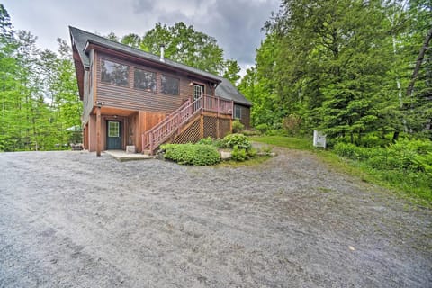 Rustic North Creek Getaway about 4 Mi to Gore Mtn! Casa in Hudson Valley