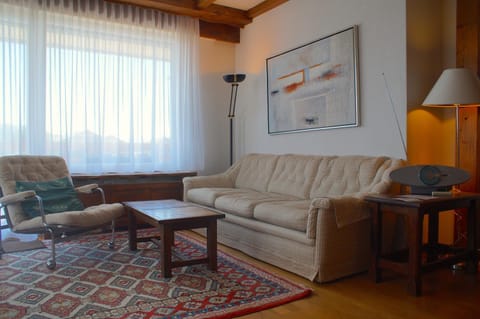 Central for up to 7 guests, Flaminia Condo in Crans-Montana