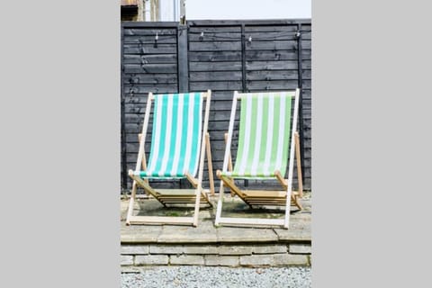 Chic Beach Getaway (sleeps 6) - 4min walk to beach House in Margate