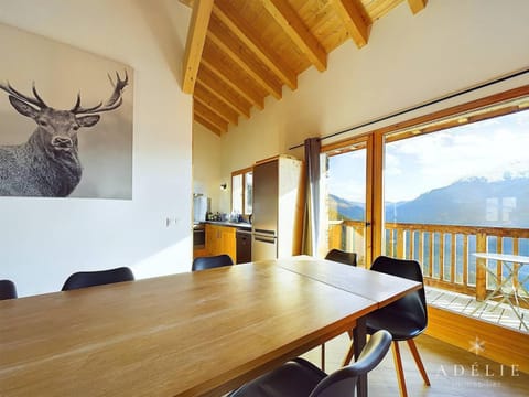 Chalet moderne avec jacuzzi, à 20m des pistes, pour 10 pers. - Les Eucherts - FR-1-398-636 Chalet in Montvalezan