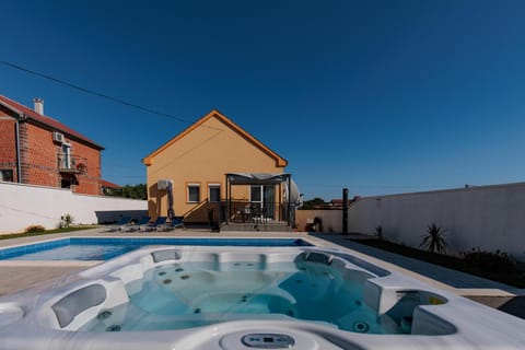Villa Family and Friends private heated pool with jacuzzi Villa in Zadar