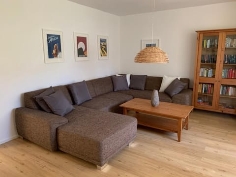 Library, Living room, Seating area