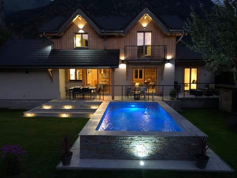 Chalet Barbara with swimming pool in the heart of Oisans Chalet in Auris