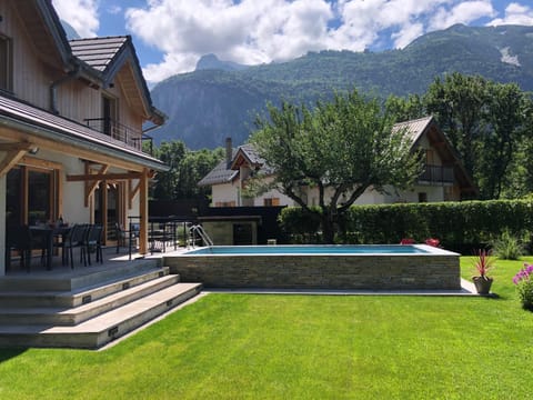 Chalet Barbara with swimming pool in the heart of Oisans Chalet in Auris