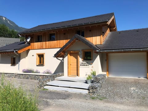 Property building, Day, Mountain view