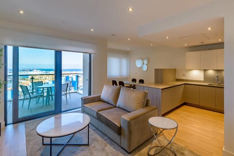 Luxury modern apartment with exceptional views! Hosted by Sweetstay Eigentumswohnung in Gibraltar
